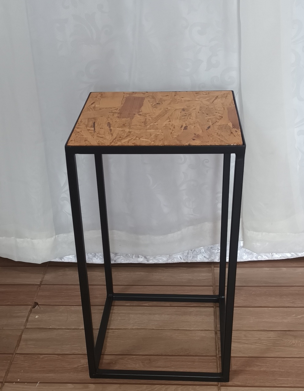 Mesa de Ferro Preto Com Tampo Rústico - M - CRIS FEST DECOR - PEGUE E MONTE