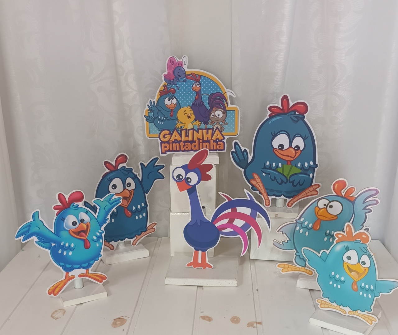 Display de Mesa - Tema: Galinha Pintadinha Menino - CRIS FEST DECOR - PEGUE E MONTE