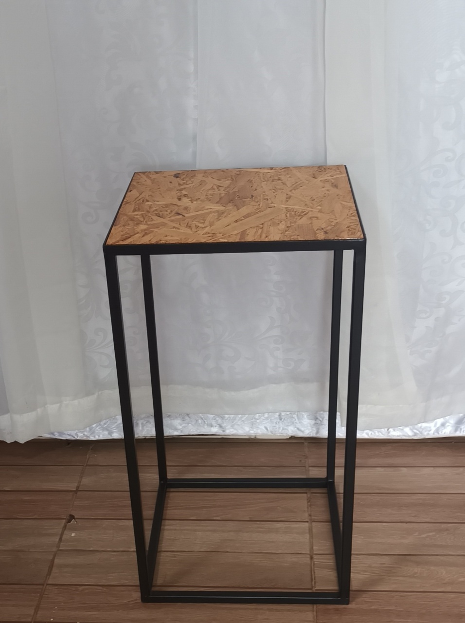 Mesa de Ferro Preto Com Tampo Rústico - P - CRIS FEST DECOR - PEGUE E MONTE
