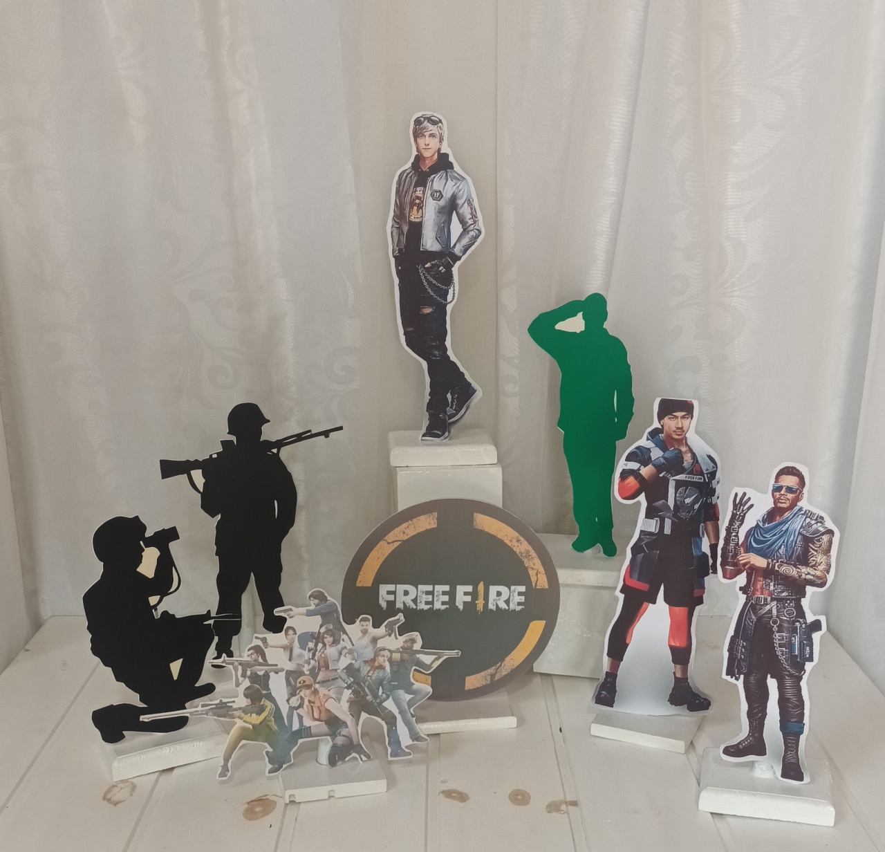 Display de Mesa - Tema: Free Fire - CRIS FEST DECOR - PEGUE E MONTE