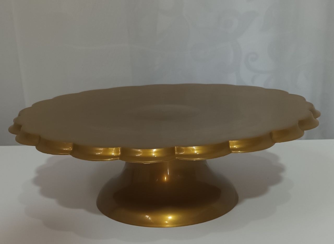 Bandeja  Babado Pvc - Dourado - CRIS FEST DECOR - PEGUE E MONTE