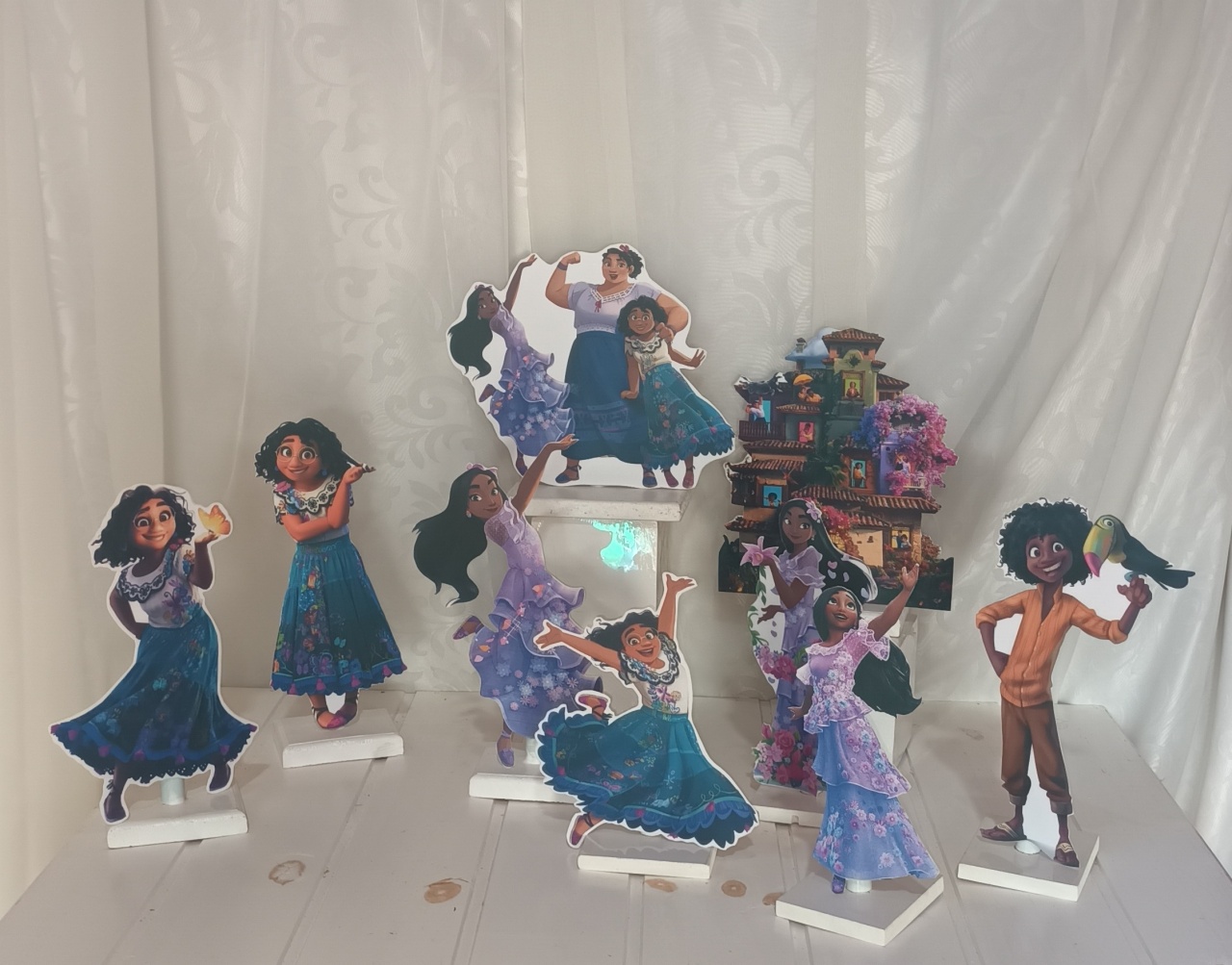 Display de Mesa - Tema: Encanto - CRIS FEST DECOR - PEGUE E MONTE