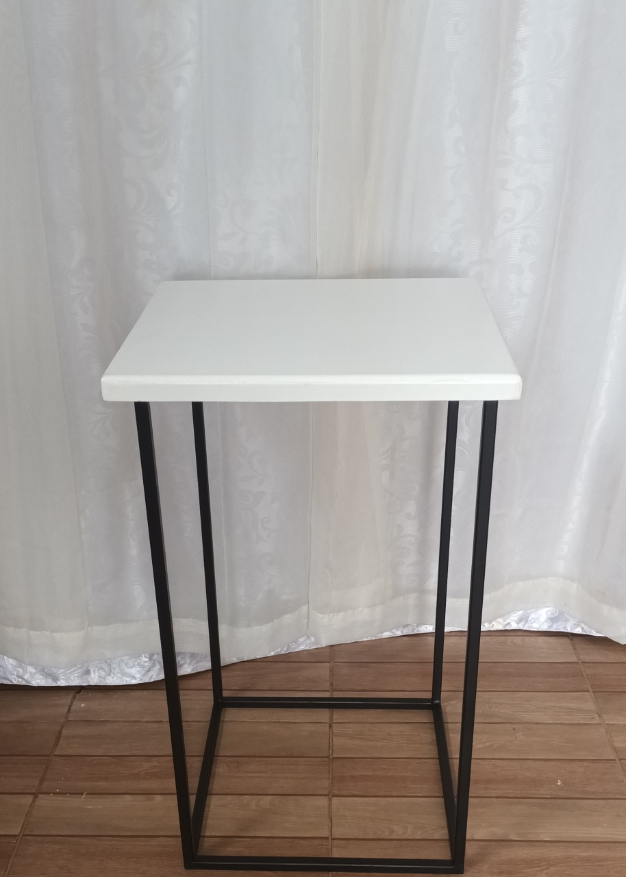 Mesa de Ferro Preto Com Tampo Branco - G - CRIS FEST DECOR - PEGUE E MONTE