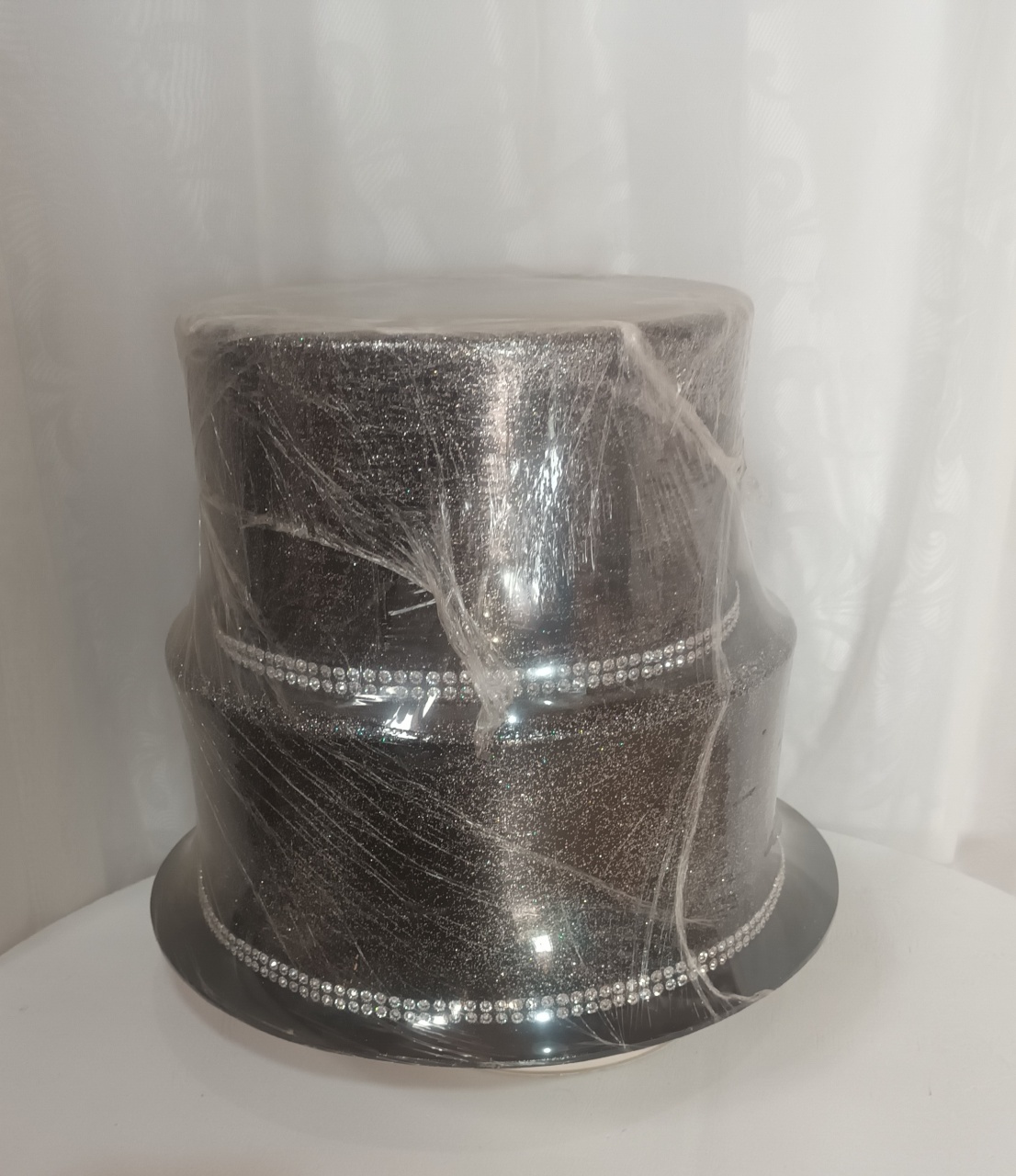 Bolo Fake Ii  - Preto E Prata - CRIS FEST DECOR - PEGUE E MONTE