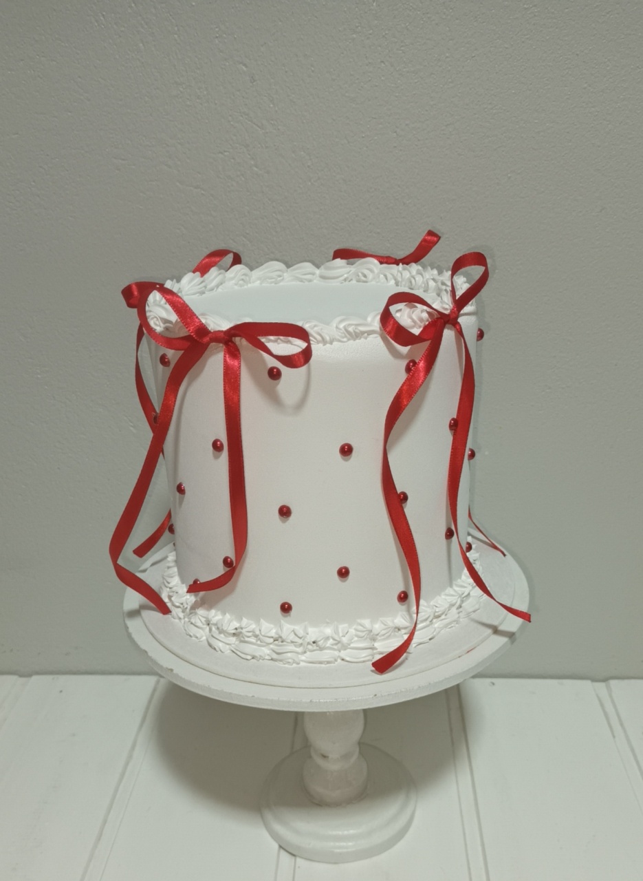 Bolo Fake I  - Lacinhos Vermelho - CRIS FEST DECOR - PEGUE E MONTE