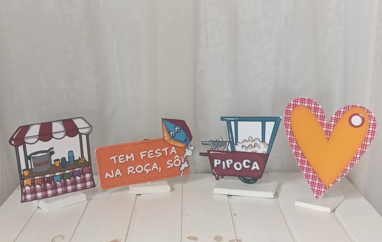 Display de Mesa - Festa Junina - CRIS FEST DECOR - PEGUE E MONTE