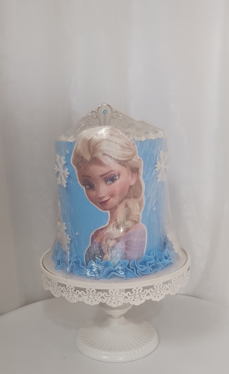 Bolo Fake I  - Frozen - CRIS FEST DECOR - PEGUE E MONTE