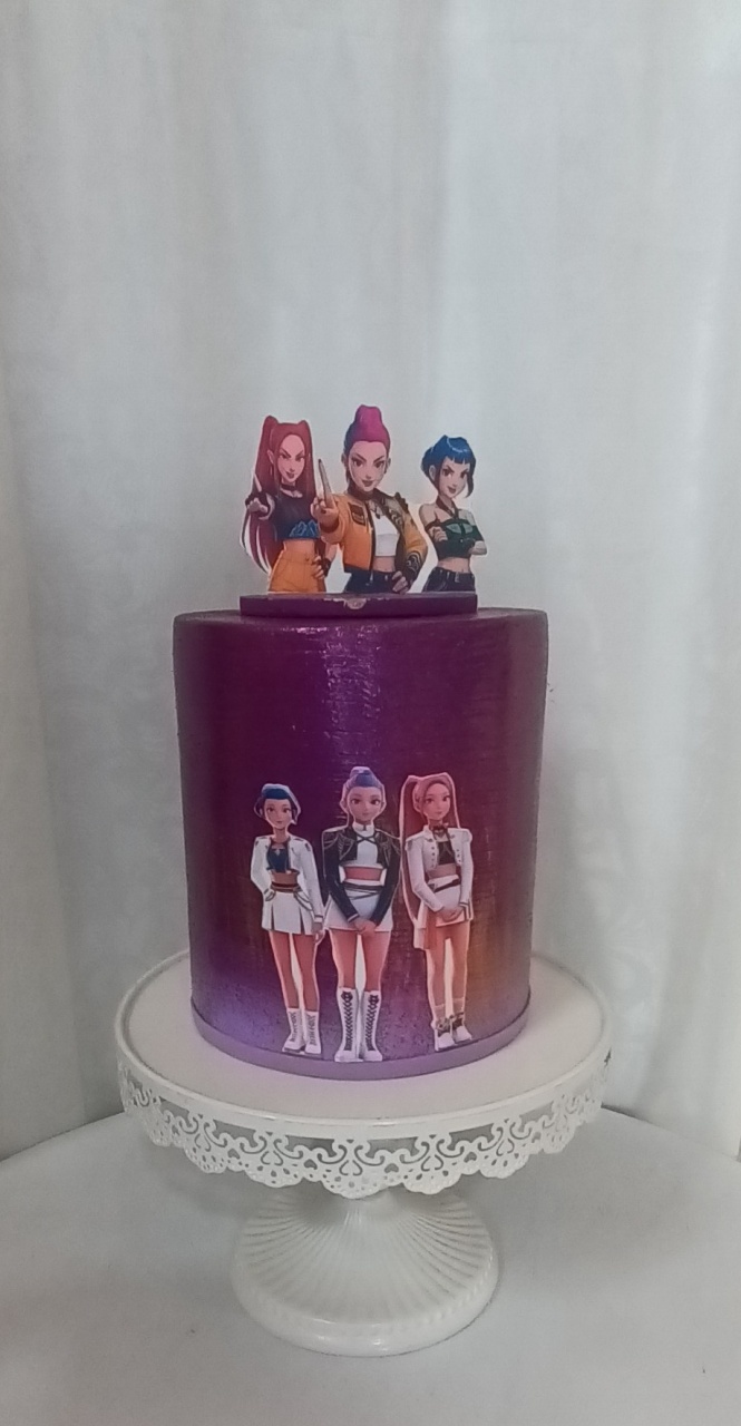 Bolo Fake I  - K-Pop - CRIS FEST DECOR - PEGUE E MONTE