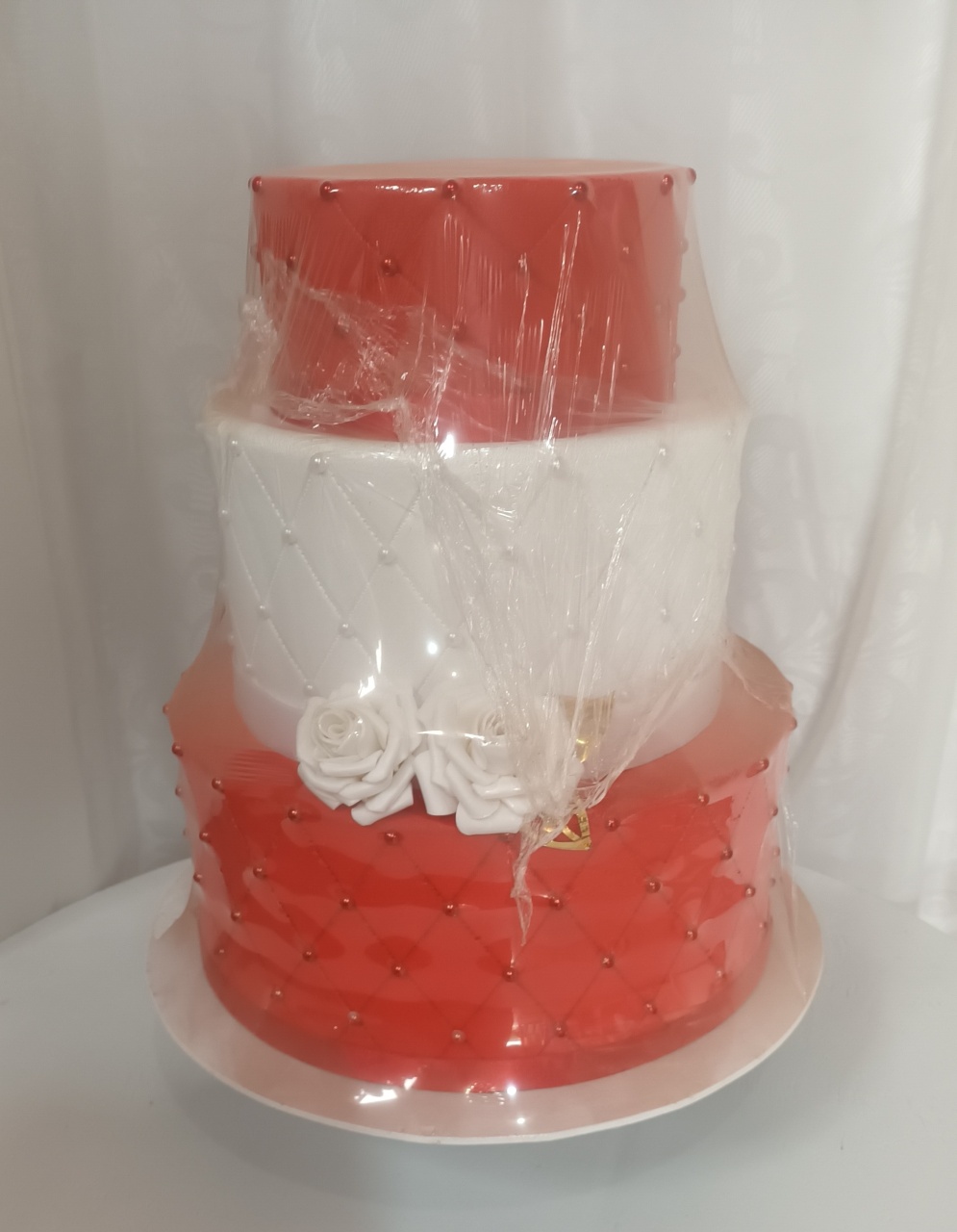 Bolo Fake III  - Branco E Vermelho - CRIS FEST DECOR - PEGUE E MONTE