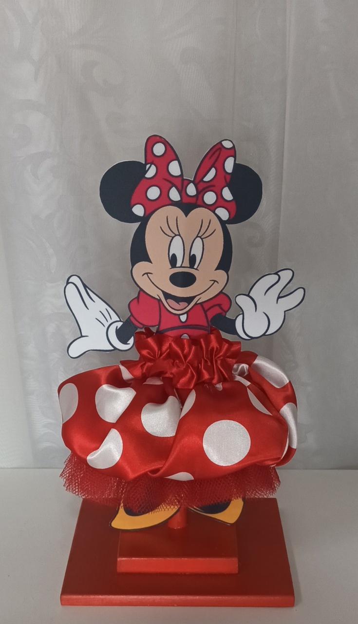 Personagem Tecido : Tema - Minnie Vermelha - CRIS FEST DECOR - PEGUE E MONTE
