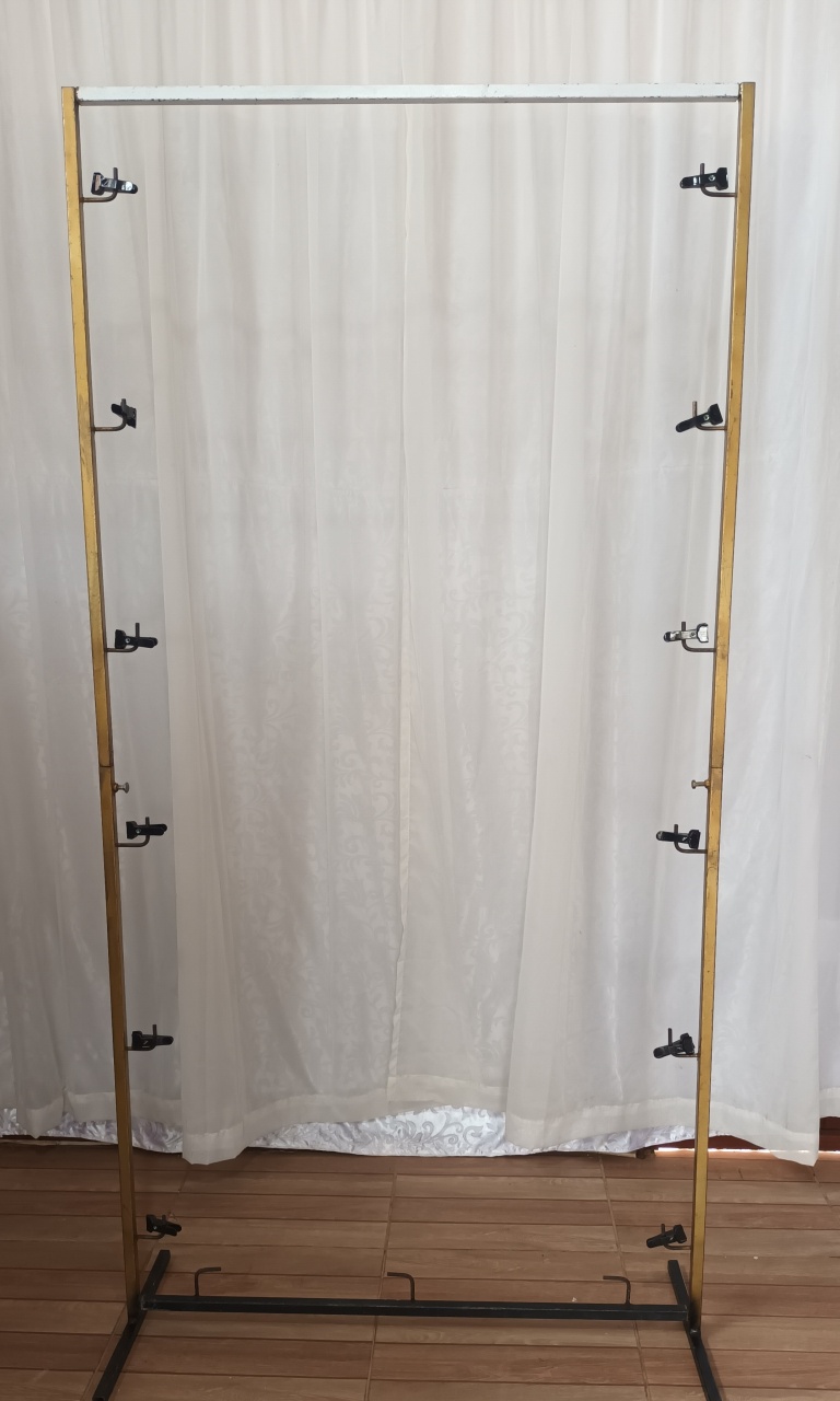 Suporte de Ferro Retangular Com Prendedores 1M  - CRIS FEST DECOR - PEGUE E MONTE