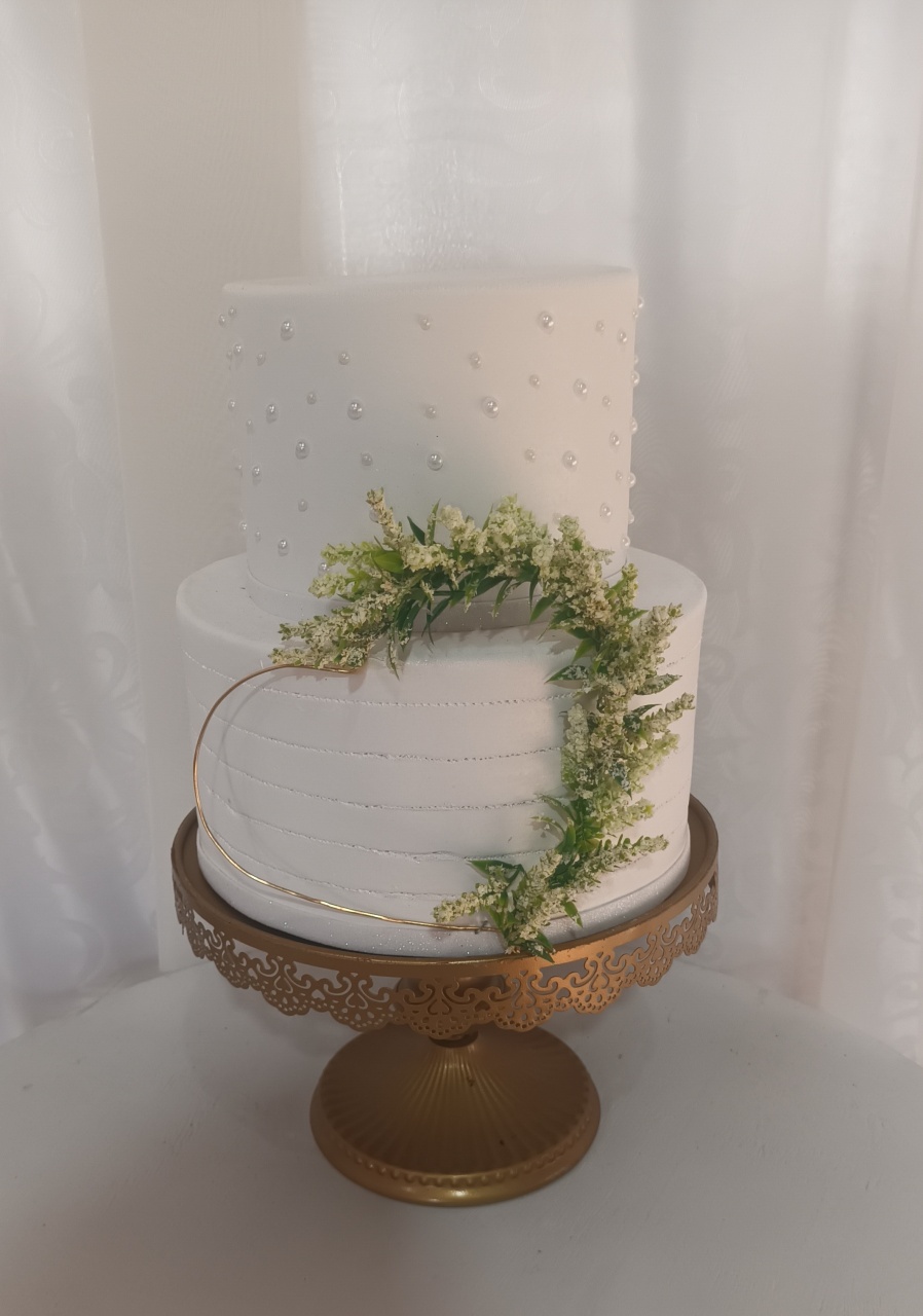 Bolo Fake Ii -  Casamento - CRIS FEST DECOR - PEGUE E MONTE