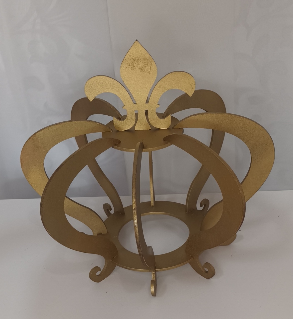 Adereços de Mesa - Coroa Dourada G - CRIS FEST DECOR - PEGUE E MONTE