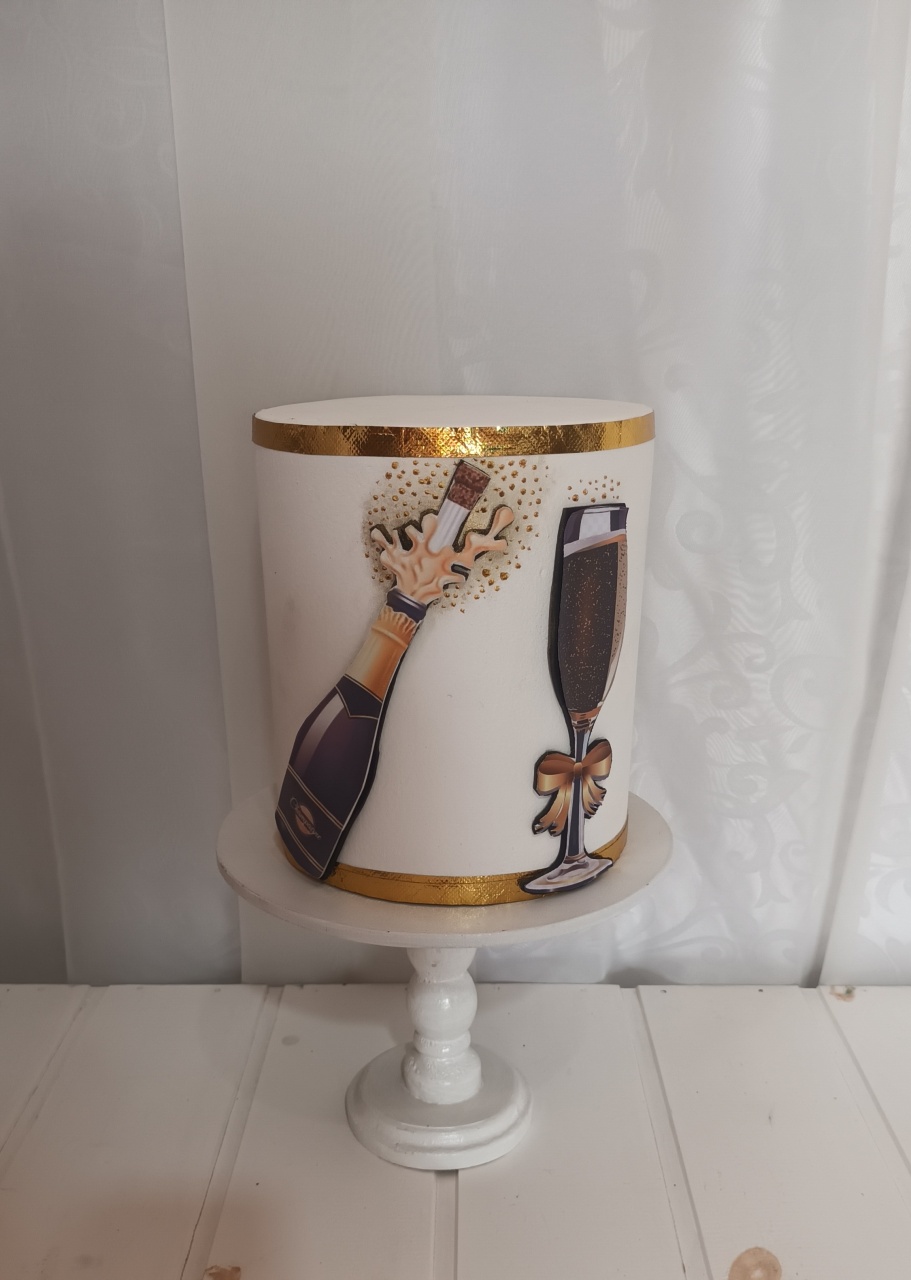 Bolo Fake I  - Ano Novo - CRIS FEST DECOR - PEGUE E MONTE