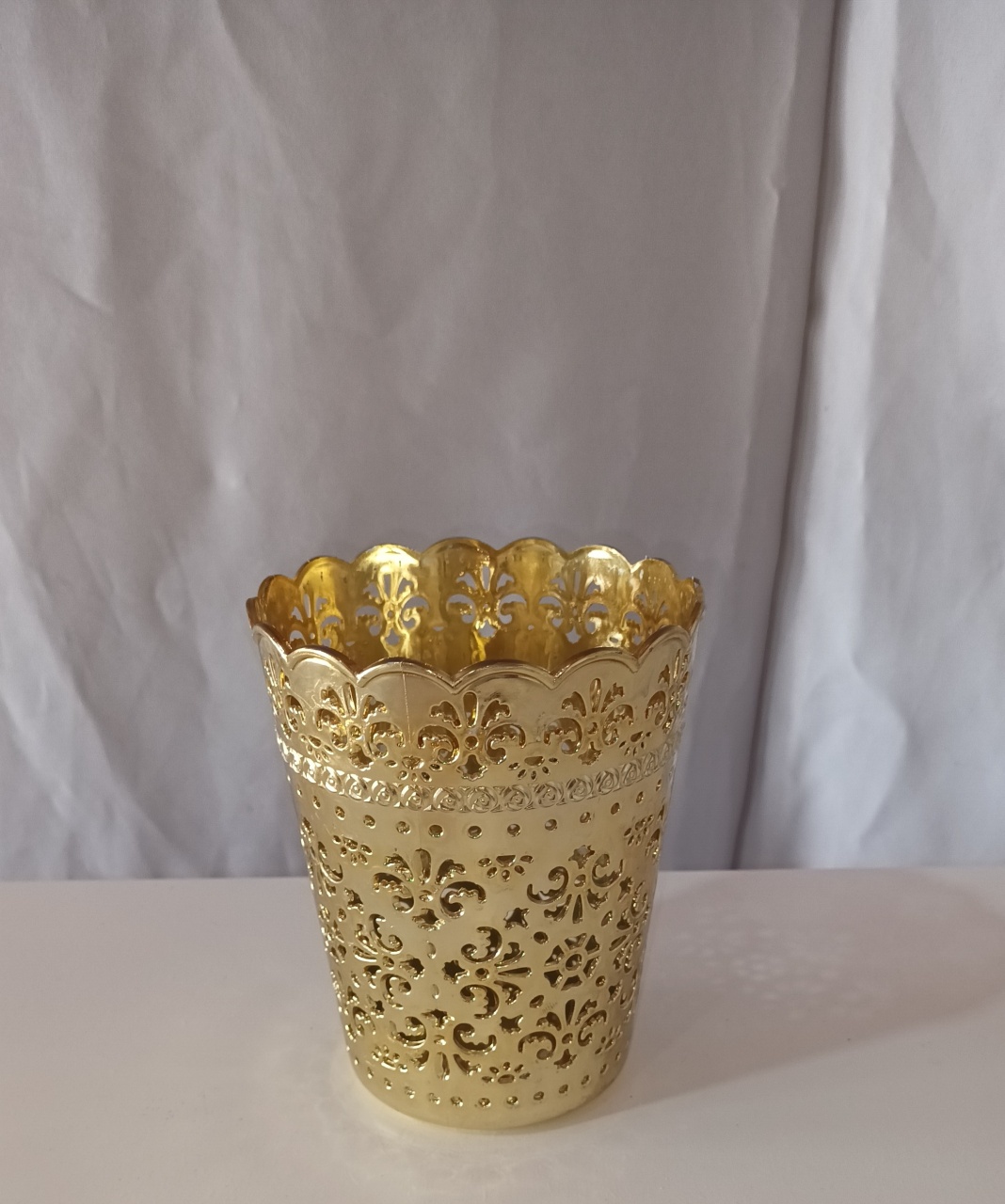 Vaso Dourado Pvc P - CRIS FEST DECOR - PEGUE E MONTE