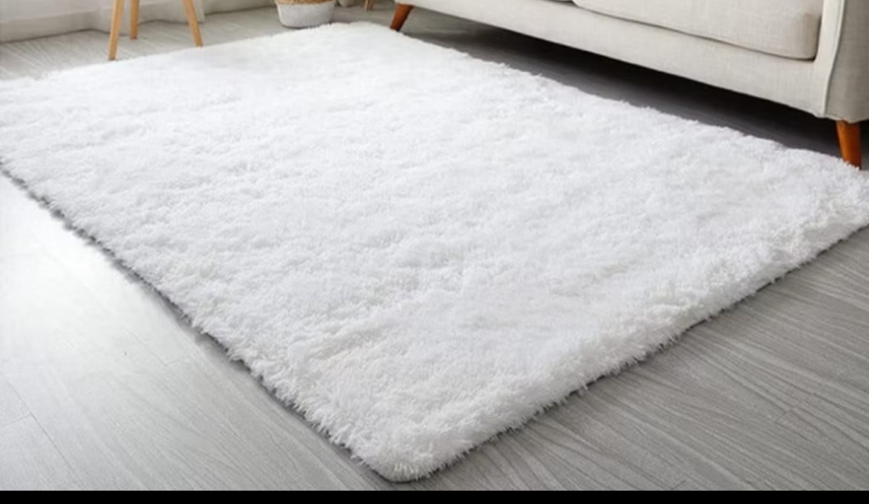 Tapete Pelinho Branco 2X1,5Cm - Decorart Pegue e monte e Decoração completa