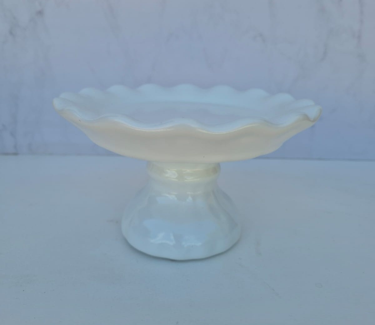 Boleira Babado Mini Cerâmica Branca - Decora na Hora