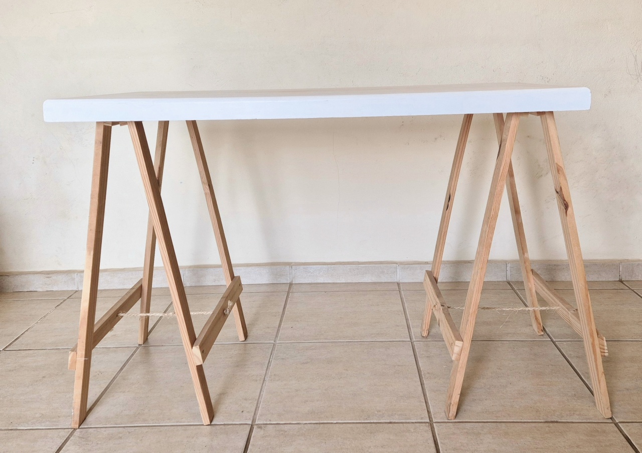 Mesa Cavalete - Decora na Hora