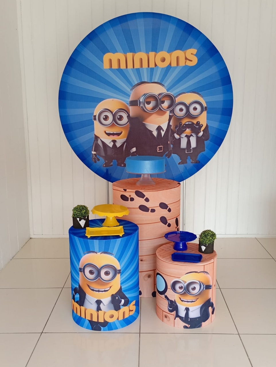 Kit 3 - Minions - CATÁLOGO MARY FESTAS PEGUE E MONTE