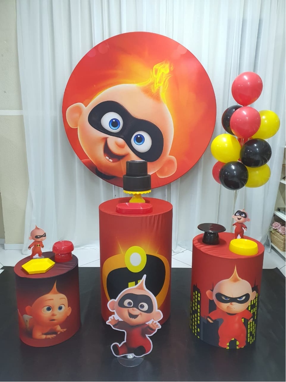 Zezé Os Incríveis 1 - MultiBomFestas