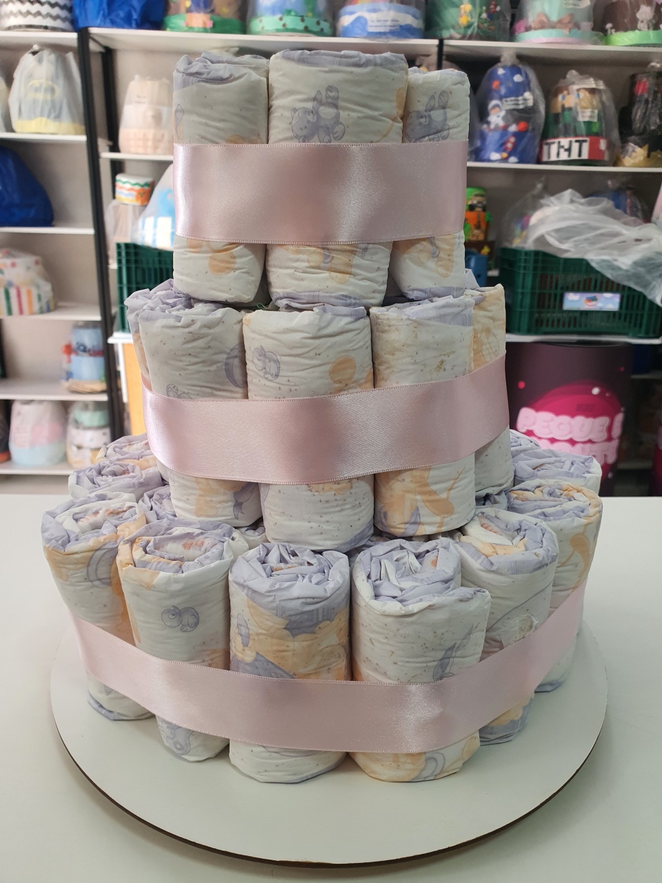 Bolo Fake de Fraldas - MultiBomFestas