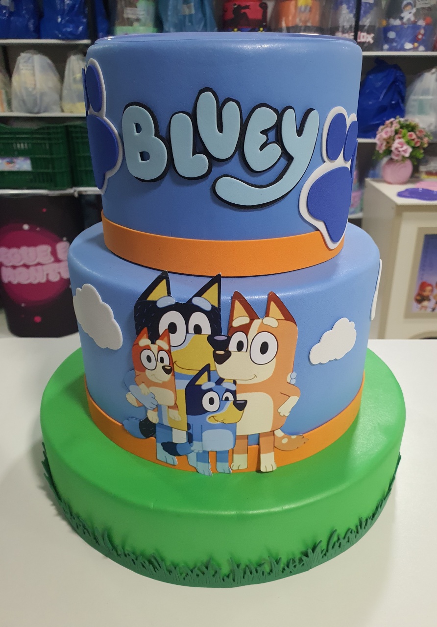 Bolo Fake Bluey - MultiBomFestas