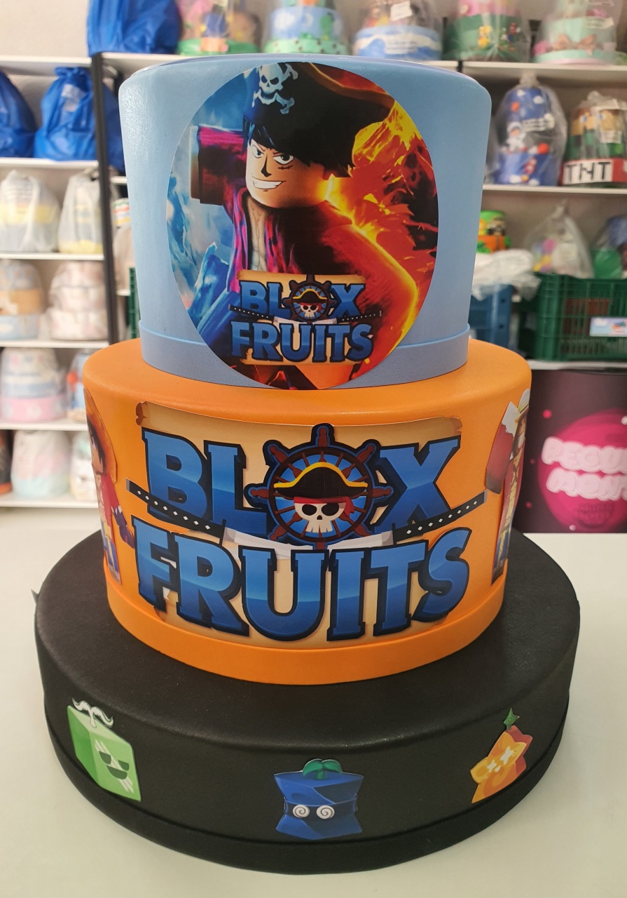 Bolo Fake Blox Fruits - MultiBomFestas