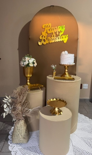 Kit Pm Básico Dourado Com Bege - Jujuba Festa e Cia 