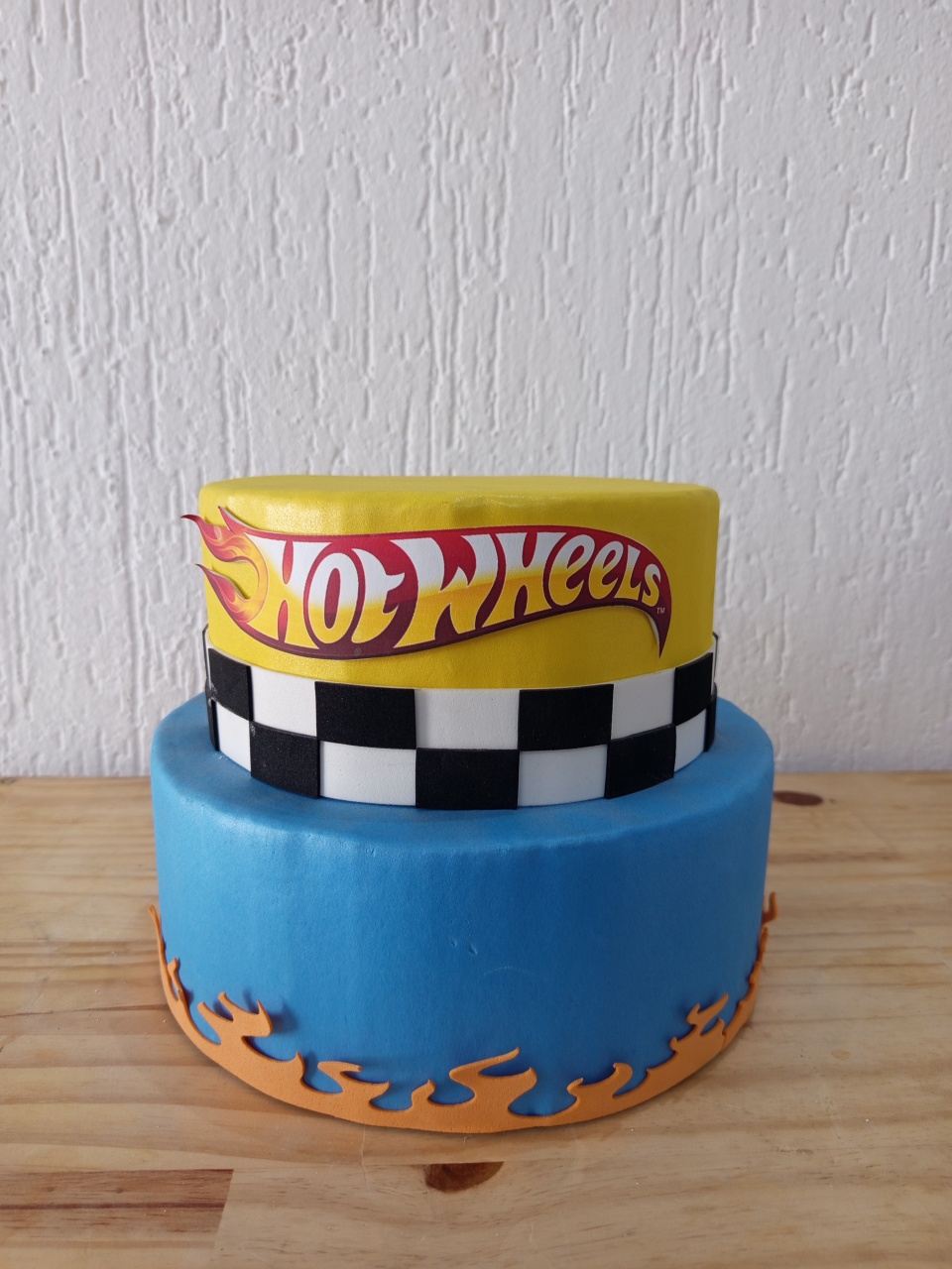Bolo Fake Hotwheels  - Jujuba Festa e Cia 