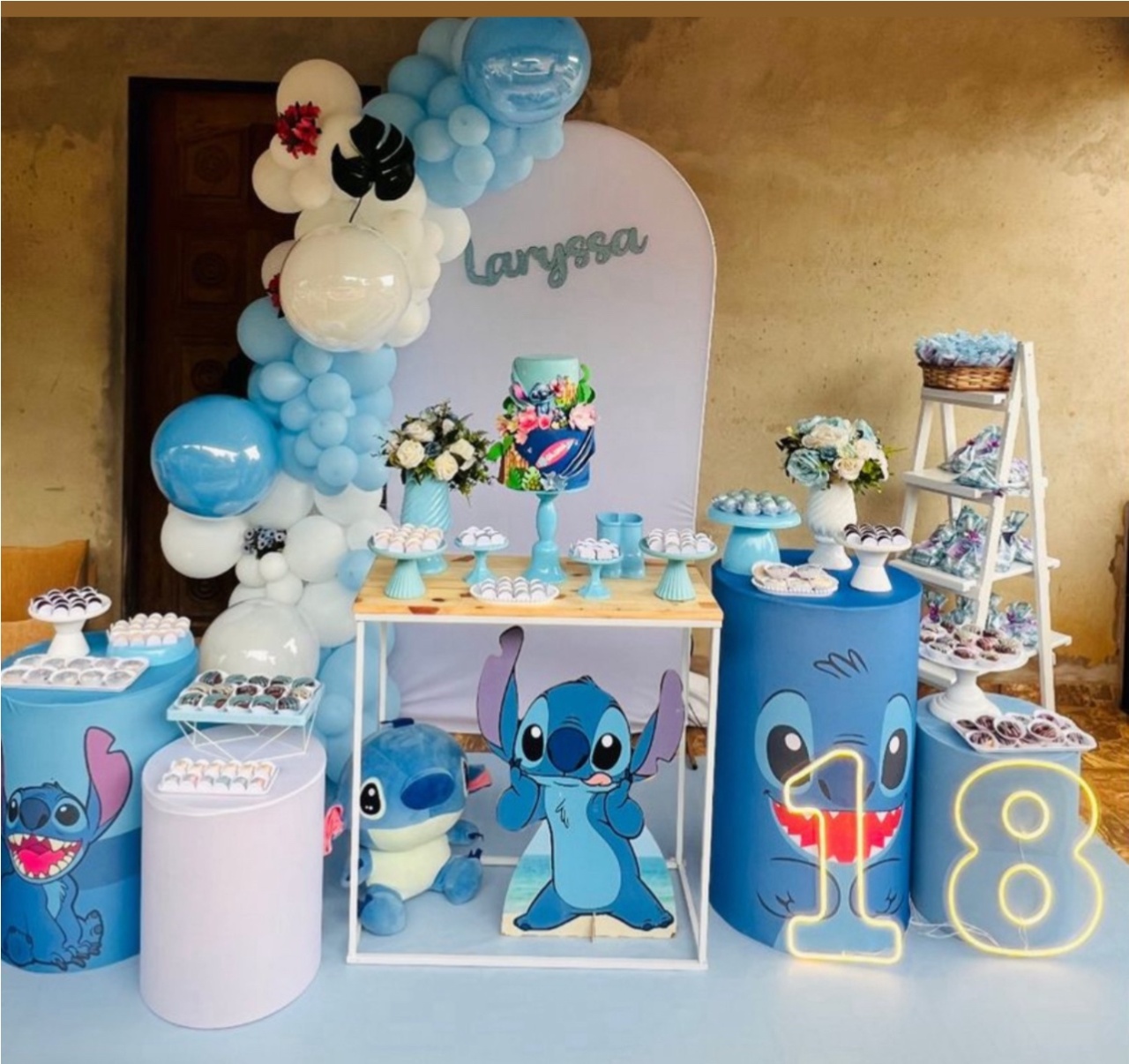 Pm Stitch Branco E Azul - Jujuba Festa e Cia 
