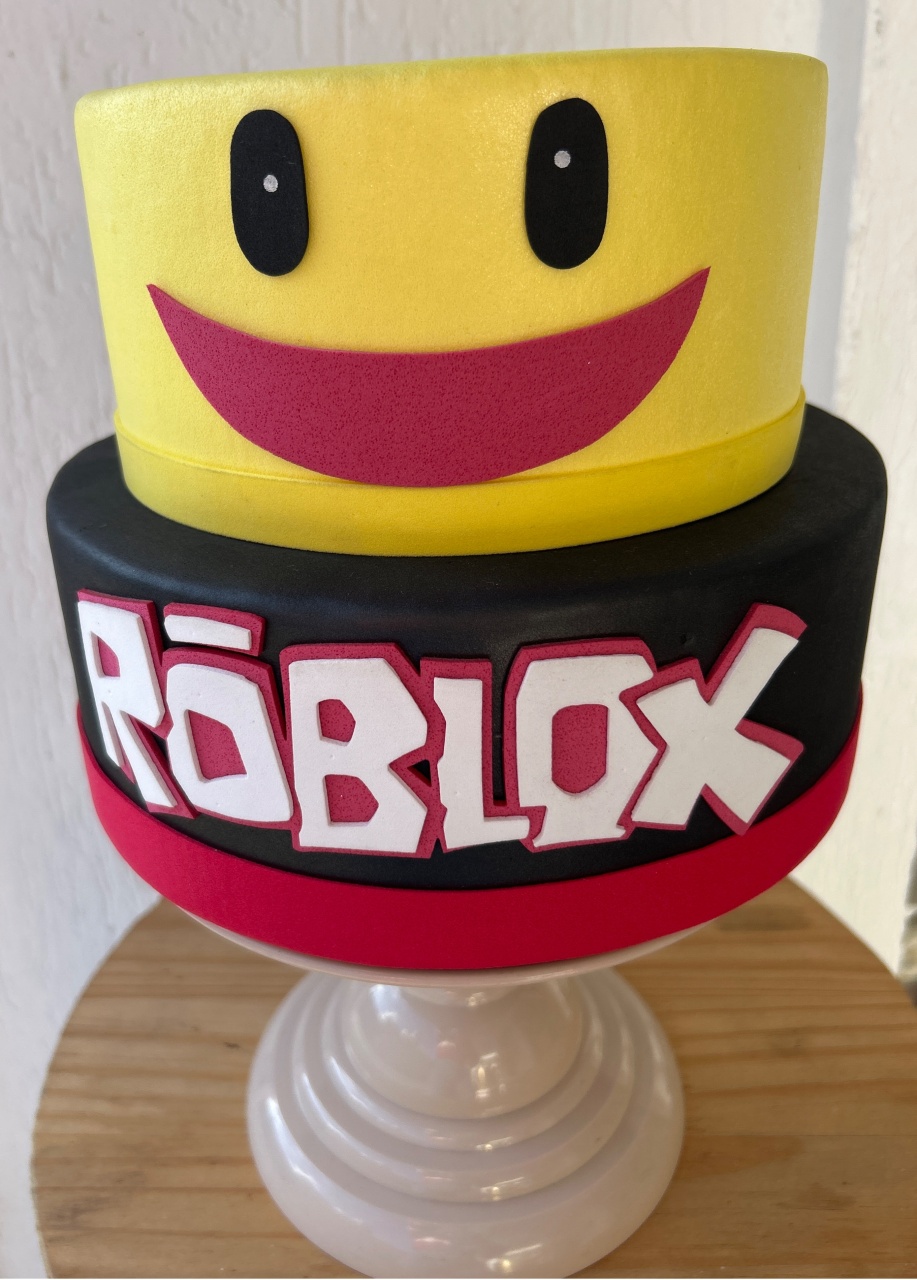 Bolo Fake Robox - Jujuba Festa e Cia 