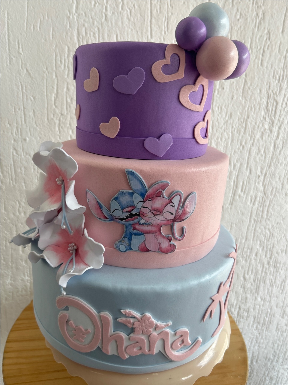 Bolo Fake 3 Andares Stich E Angel - Jujuba Festa e Cia 
