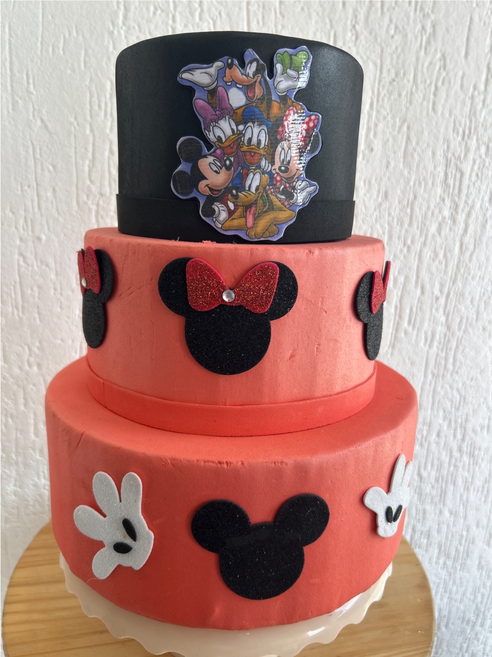 Bolo Fake 3 Andares Turma Mickey  - Jujuba Festa e Cia 
