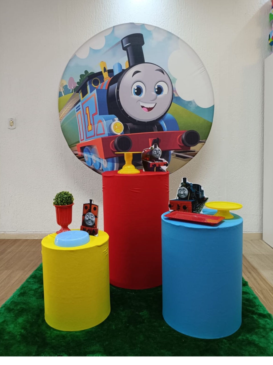 Kit Pm A Básico Tomás E Seus Amigos  - Jujuba Festa e Cia 