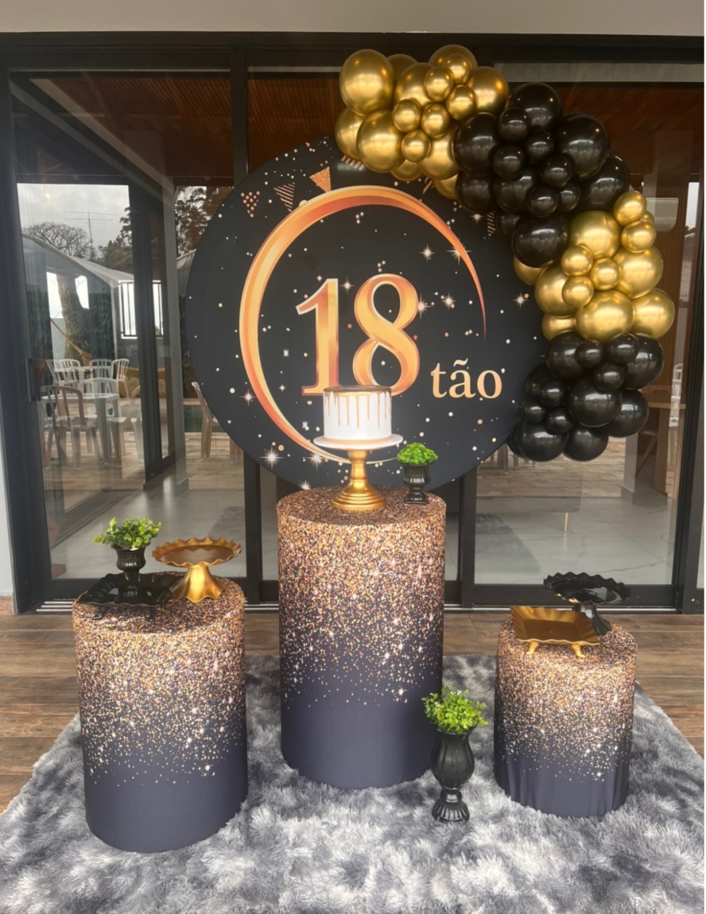 Kit Pm Básico 18 Tão Preto E Dourado - Jujuba Festa e Cia 