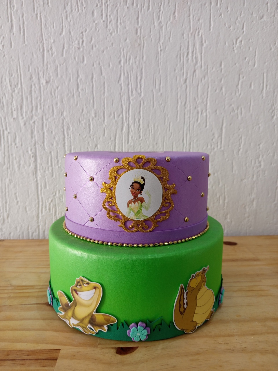 Bolo Fake Princesa E O Sapo  - Jujuba Festa e Cia 
