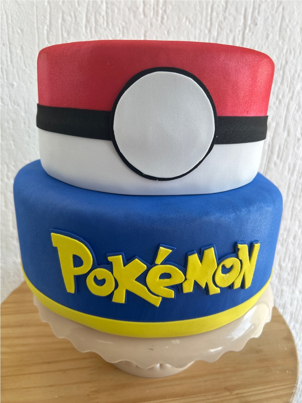 Bolo Fake / 2 Andar Pokémon  - Jujuba Festa e Cia 