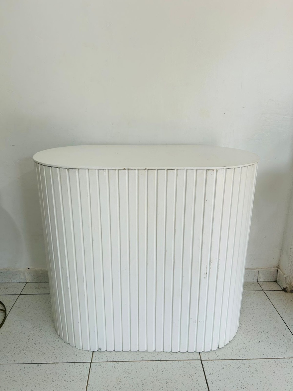 Mesa Comoda Branca Ripada - Pegue e Monte Flávia Pimentel