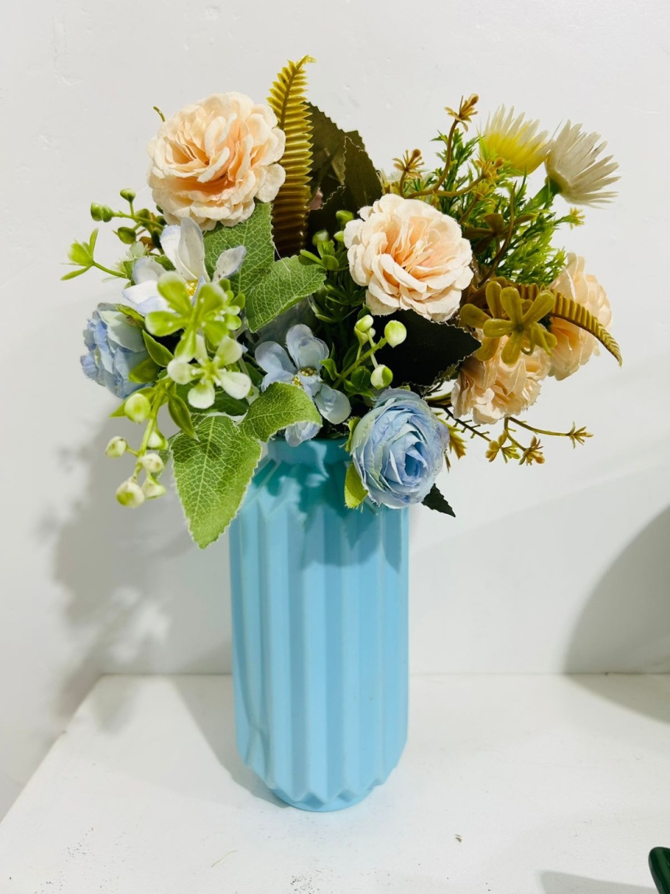 Jarro Plastico Com Flores - Pegue e Monte Flávia Pimentel