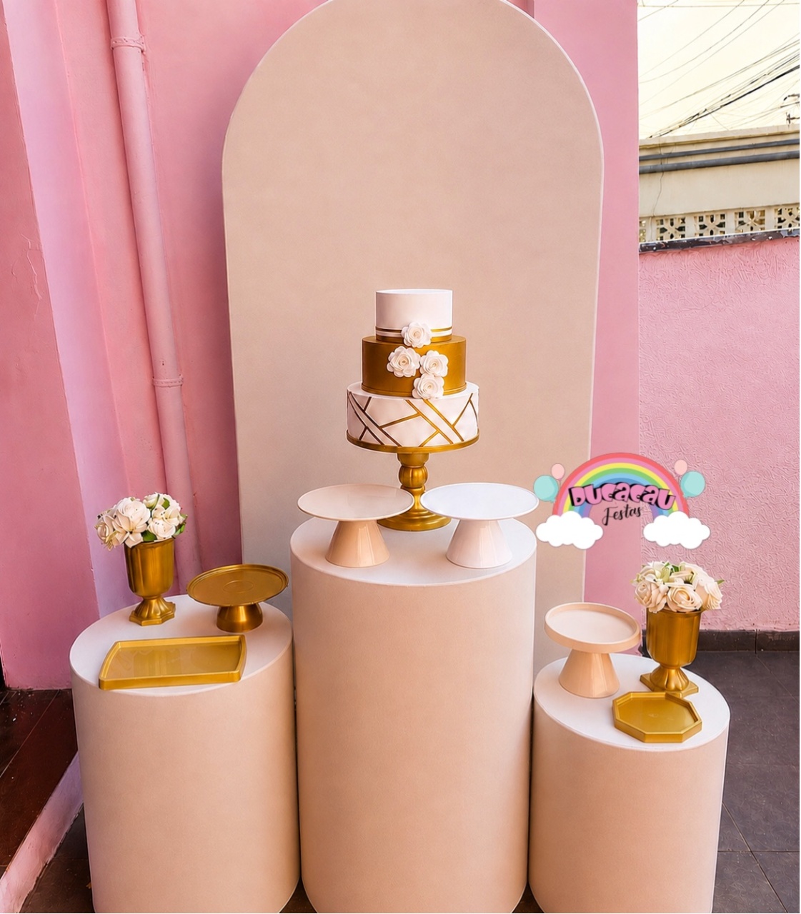 Kit Pegue E Monte Dourado Com Tons Neutros - Ducacau Festas