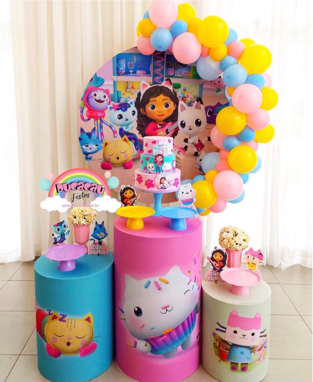 Kit Pegue E Monte Casa Mágica da Gabby - Ducacau Festas