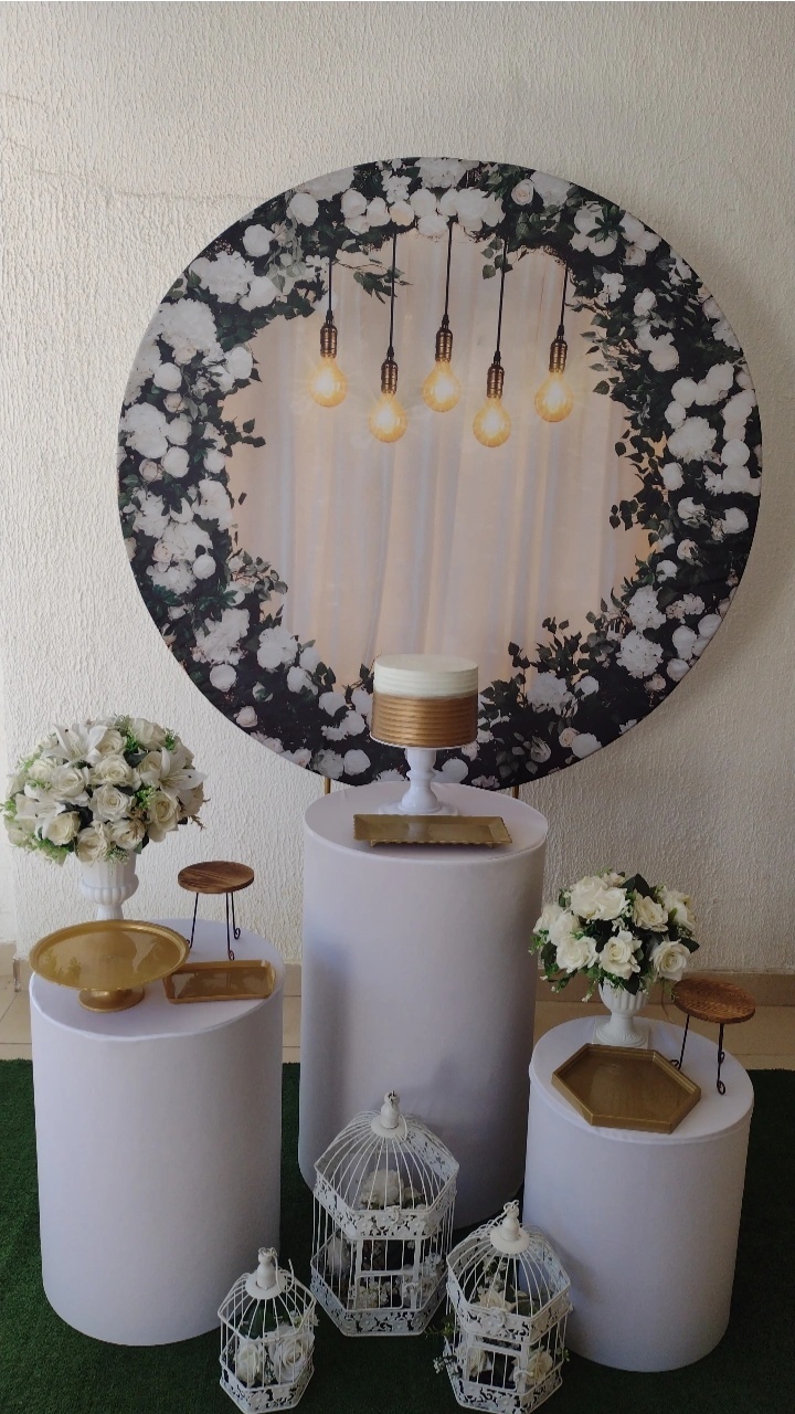 Kit Pegue E Monte Intimista Romântico Branco Para Noivado Casamento Bodas Com Gaiolas Decorativas E Cilindro Capa Branca - Clássico - Neide Locações pegue e Monte 