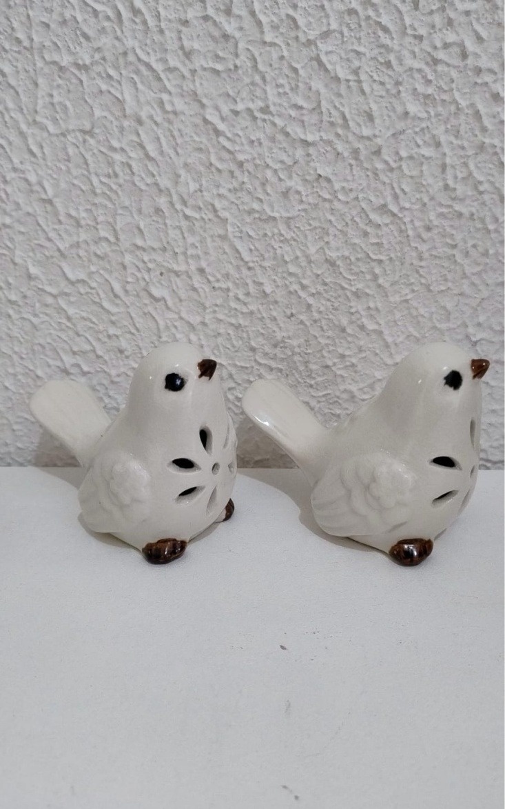 Par de Passarinhos de Porcelana Cerâmica Branco - Neide Locações pegue e Monte 