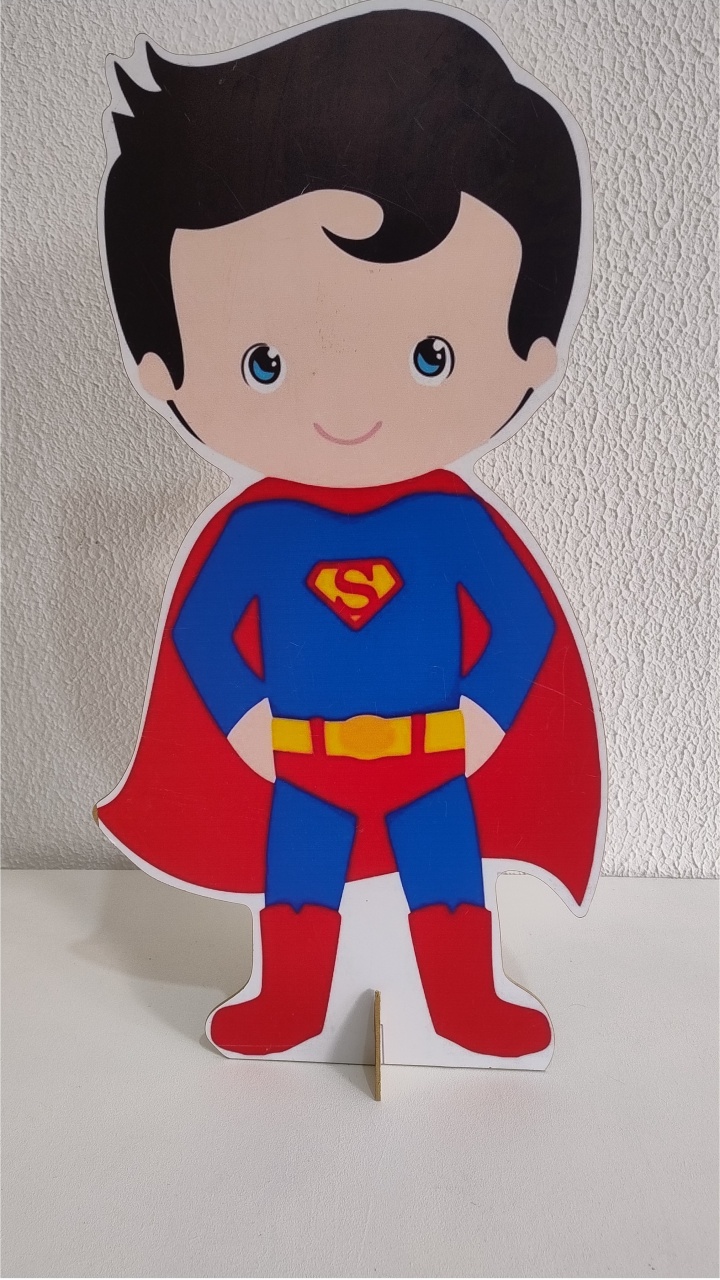 Display de Chão Super Man - Neide Locações pegue e Monte 