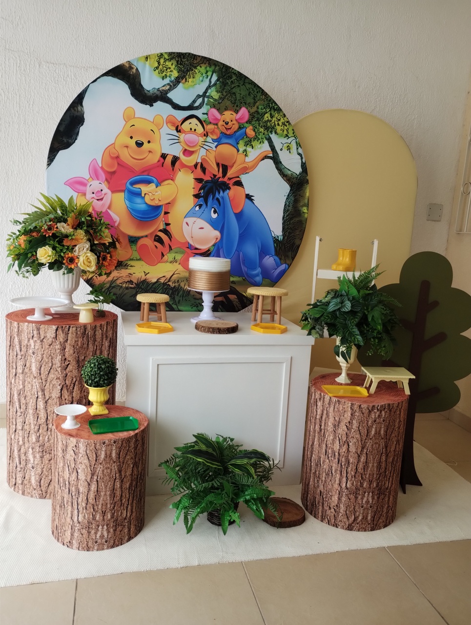 Kit Pegue E Monte Floresta Ursinho Pooh Puff Com Árvore Em Mdf- Luxo - Neide Locações pegue e Monte 