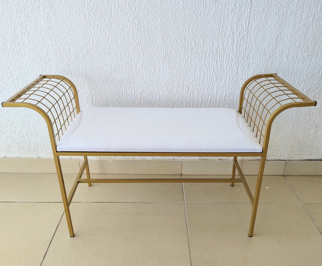 Banco de Ferro Namoradeira  - Neide Locações pegue e Monte 