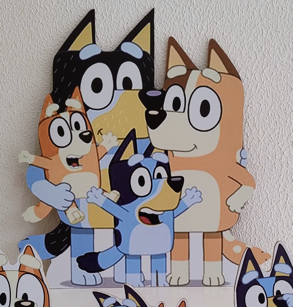 Displays de Chão E de Mesa Bluey - Neide Locações pegue e Monte 