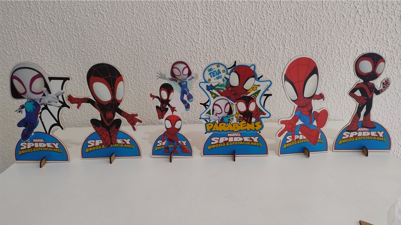 Display de Mesa Spidey E Seus Amigos Com Homem Aranha - Neide Locações pegue e Monte 