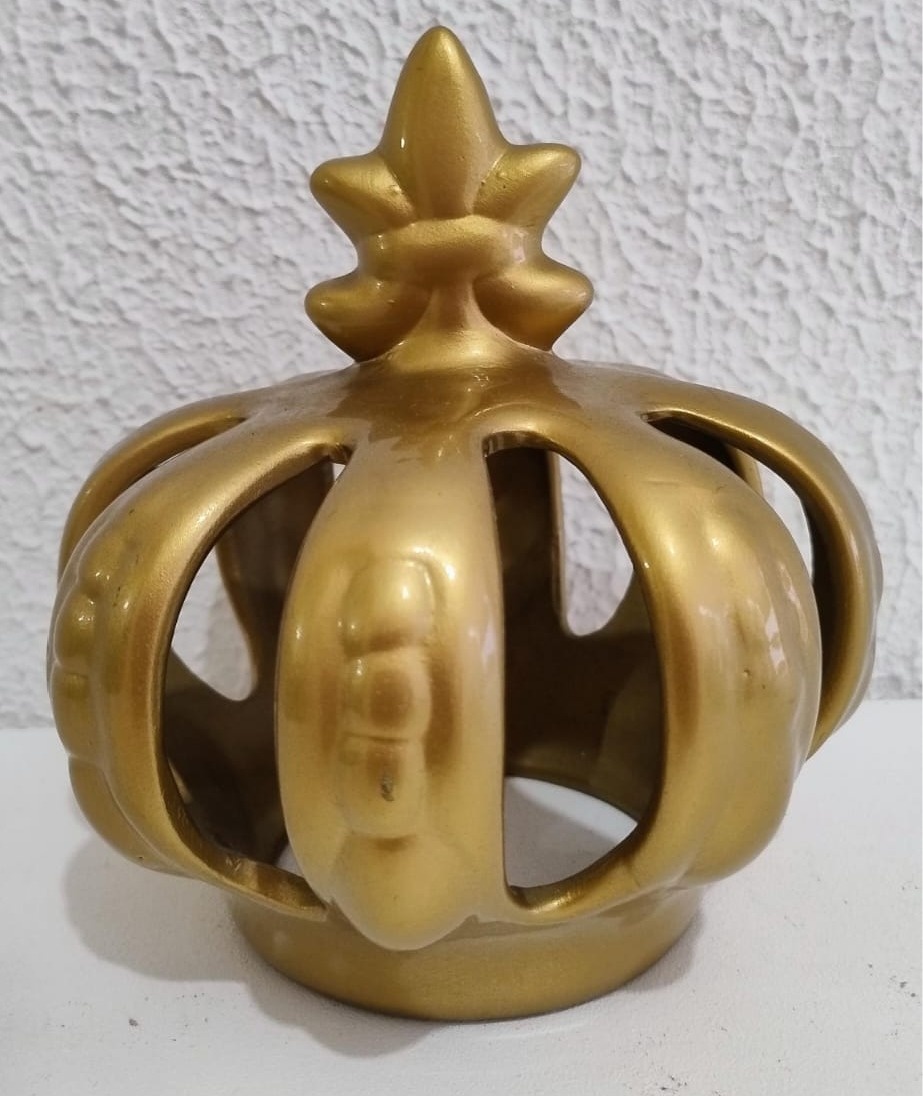 Coroa Porcelana Cerâmica Dourado - Neide Locações pegue e Monte 