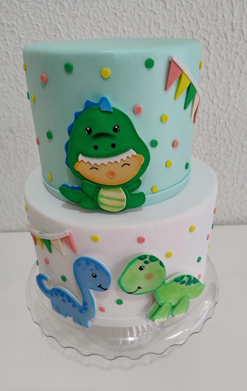 Bolo Cenográfico Dino Baby - Neide Locações pegue e Monte 